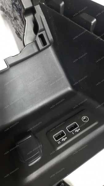 Renault Megane4 Orta Konsol Kolçak Komple 969104571R CP (KB-130)