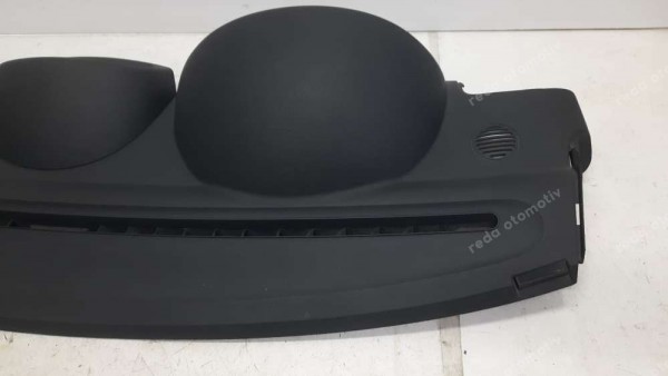 Renault Clio 2 Torpido Göğüs Üst Parça Orjinal Sıfır 8200133960 YP (AA-130)