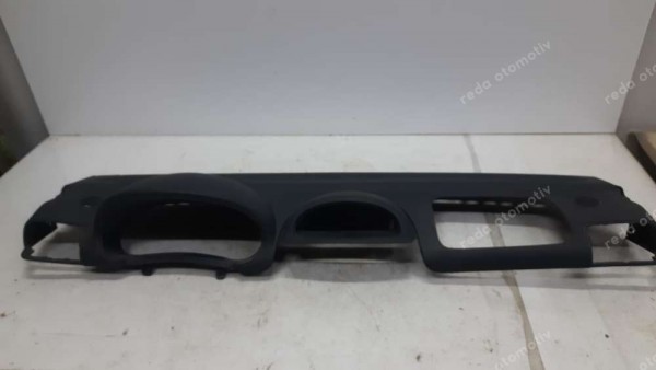 Renault Clio 2 Torpido Göğüs Üst Parça Orjinal Sıfır 8200133960 YP (AA-130)