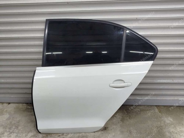 Volkswagen Jetta Sol Arka Kapı Dolu 5C6833055E SP (BC110)