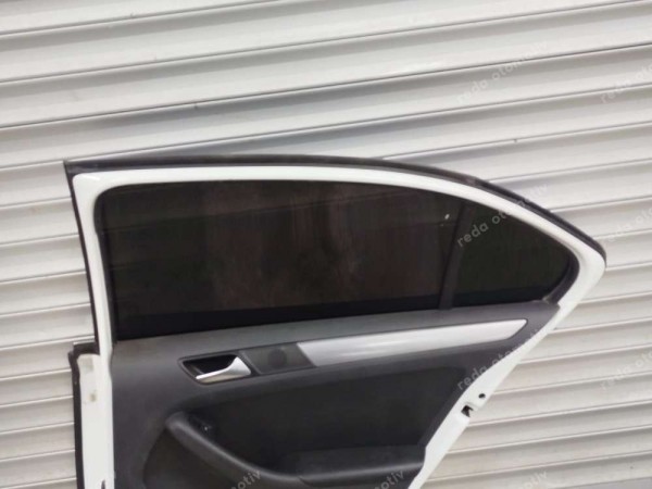 Volkswagen Jetta Sağ Arka Kapı Dolu 5C6833056E SP (BC110)