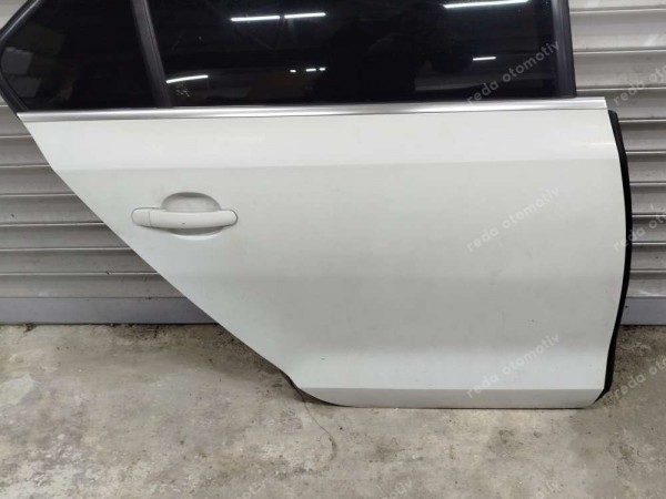Volkswagen Jetta Sağ Arka Kapı Dolu 5C6833056E SP (BC110)