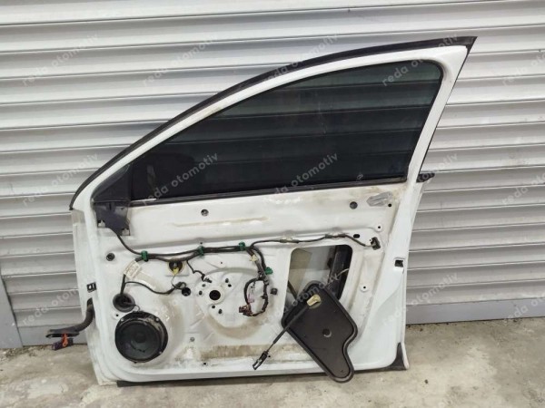 Volkswagen Jetta Sol Ön Kapı Dolu 5C6831055E SP (BC110)