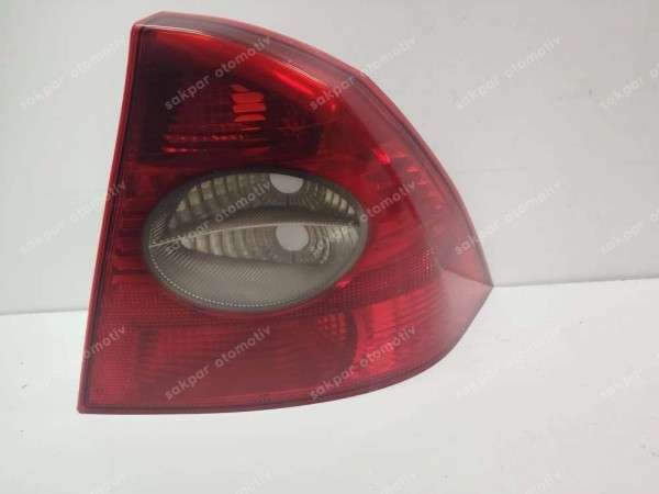 Ford Focus 2 Sedan Sağ Arka Stop Lambası (Çatlak Var) Orj 5M51-13404-B CP HP (KAR1)