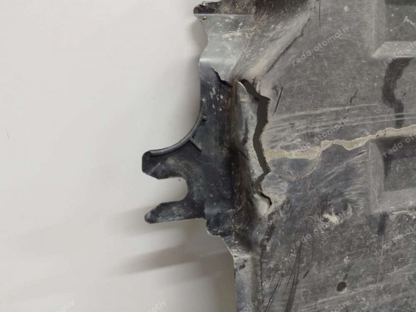 Opel Corsa F Sağ Alt Muhafaza Deflektör 9823547580 SP HP (GD140)