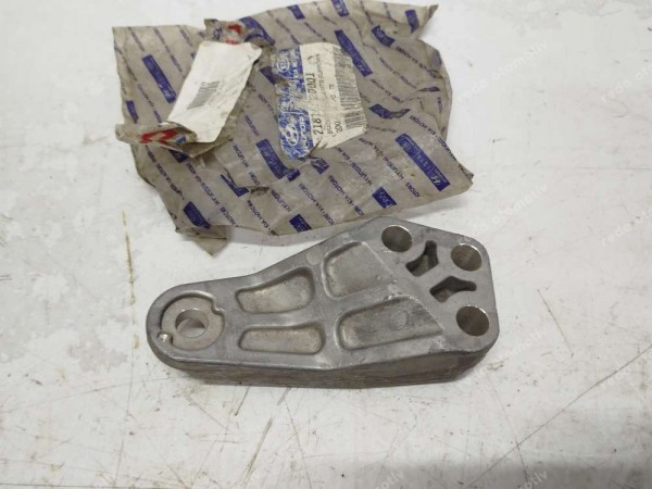 Hyundai Elantra 00> Coupe Motor Kulağı Bağlantı Sportu 21815-2D001 YP (AA126)