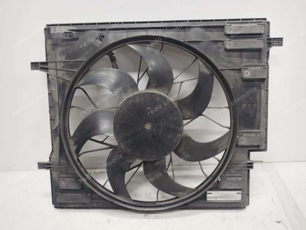 Volvo XC90 Fan Motoru Komple 31338305 (Ayak Hasarlı) CP HP