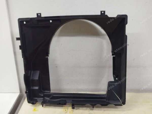 Nissan Navara 04-15 Fan Davlumbazı Çerçevesi 21476EB300 YP HP