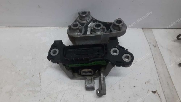 Opel Astra K 1.6 Dizel Sol Motor Kulağı  39004957 CP (AA-110)