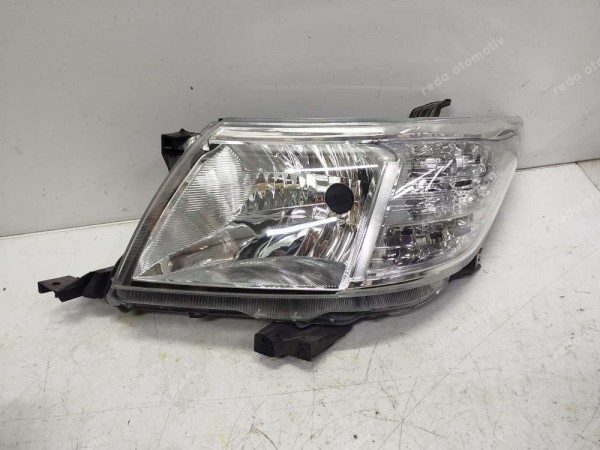 Toyota Hılux Sol Ön Far 81150-0K401 [Ayak Hasarlı] YP YS HP (GC120)