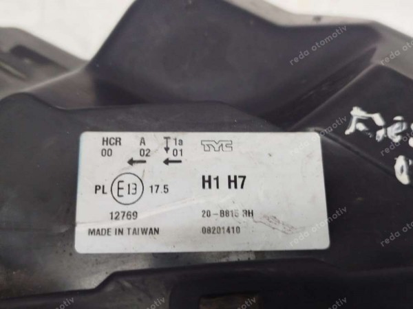 Ford Fiesta 08-12 Sağ Far 8A61-13W029-AJ [İÇİ OYNUYOR] YS HP (GG130)