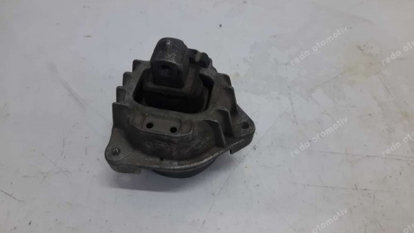 BMW 5 Serisi Motor Bağlantı Takozu 2211677738101 CP (AA-120)
