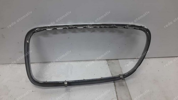BMW 5 Serisi Sağ Krom Panjur 51137200723 HP CP (JC-130)
