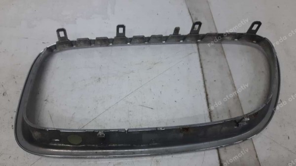 BMW 5 Serisi Sağ Krom Panjur 51137200723 HP CP (JC-130)