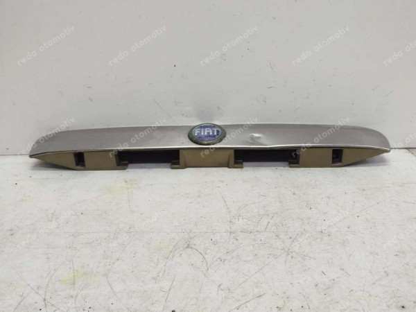 Fiat Doblo Bagaj Kapak Plakalık Çıtası Kaplaması 735391066 CP HP (FA110))