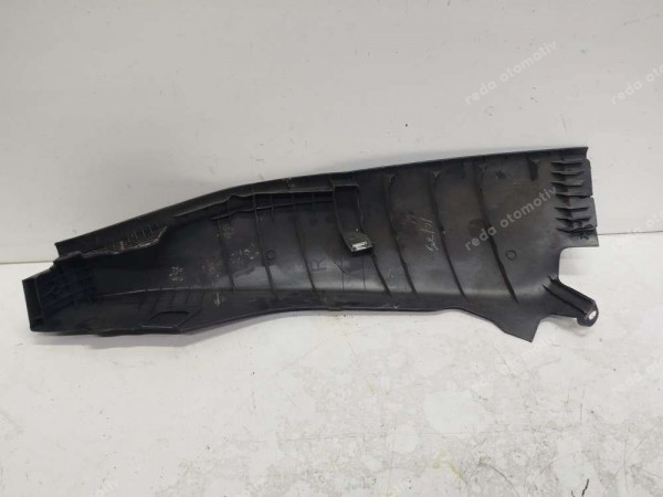 Volkswagen Jetta Sağ Arka Alt Direk Kaplaması Bakaliti 5C6867766 CP (KF130)