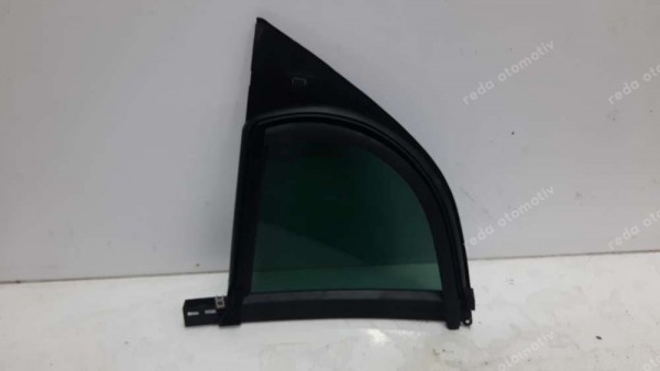 Renault Megane 4 Sol Arka Kelebek Camı Orj  822215734R SP YP (LB-120)