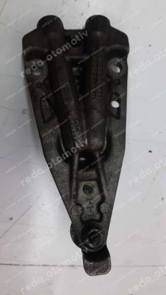 Renault Clio 4 Eksantrik Mili Defazör Kapağı 130415796R SP (CG-120)