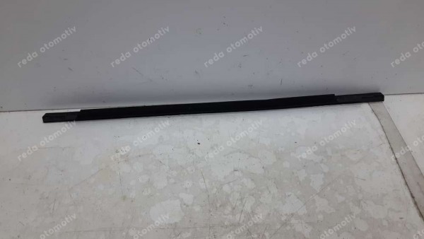 Ford C Max Sağ Arka Kapı Dış Sıyırıcı Fitil Krom AM51-R25604-B SP (KH-120)