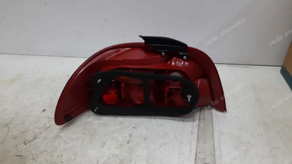 Toyota Avensis 98/00 Sağ Stop Lambası YS YP (İH-120)