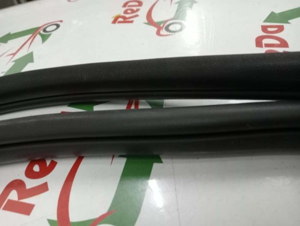 Hyundai i20 Ön Kapı Kasa Fitili Adet YP SP