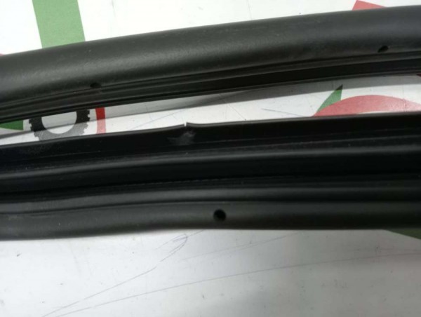 Hyundai i20 Ön Kapı Kasa Fitili Adet YP SP