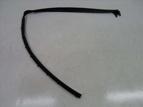 Dacia Duster Sol Arka Kapı Toz Lastiği Orjinal 828351924R YP (F1)