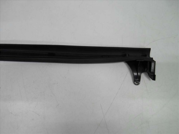 Dacia Duster Sol Arka Kapı Toz Lastiği Orjinal 828351924R YP (F1)