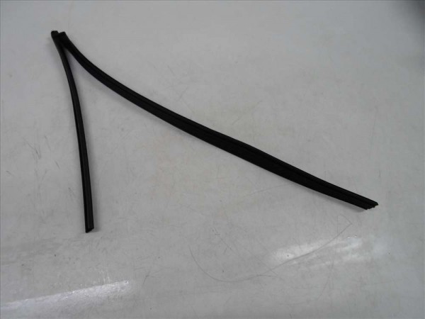 Dacia Sandero Symbol Sağ Arka Cam Direği Fitili Lastiği Orjinal 822729751R YP (F1)