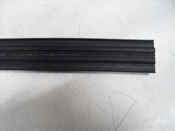 Dacia Sandero Symbol Sağ Arka Cam Direği Fitili Lastiği Orjinal 822729751R YP (F1)