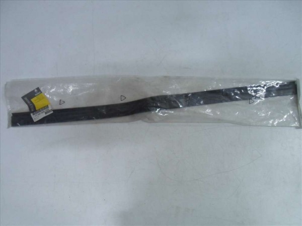 Renault Kangoo Sağ Kapı Alt Lastiği Orjinal YP (F1)