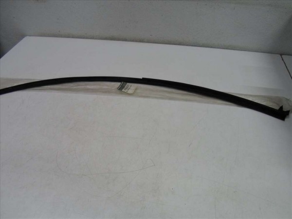 Dacia Duster Sağ Arka Kapı Toz Lastiği Fitili Orjinal 823880009R YP (F1)