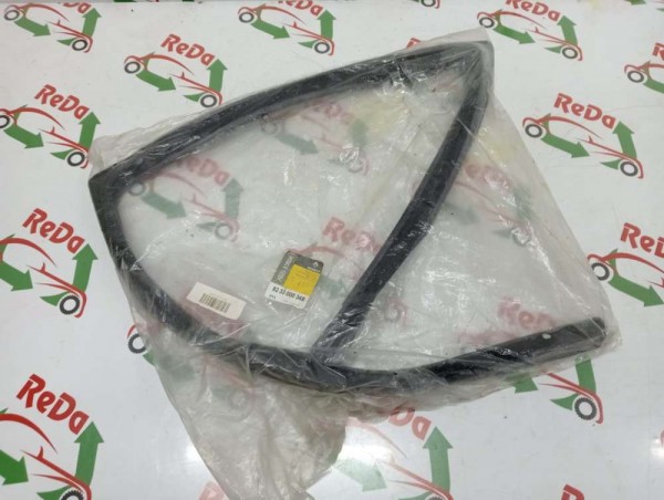 Dacia Duster Sağ Arka Cam Fitili Orjinal 823300034R YP (F3)