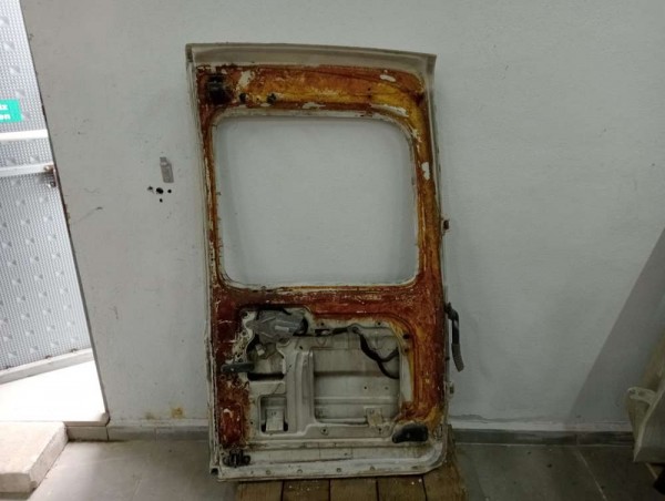 Renault Kangoo 1 Arka Bagaj Sol Kapı Kapağı CP HP