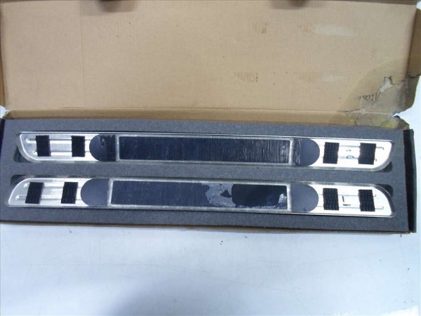 Renault Clio 4 Işıklı Kapı Eşiği OMTEC 8900100242 YS YP [D-B-130]