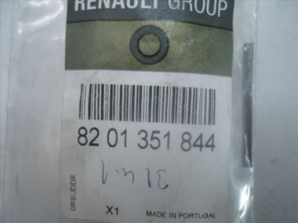 Dacia Duster Logan Sandero Ön Kapı Eşiği Kaplaması Orjinal 8201351844 YP [D-B-130]