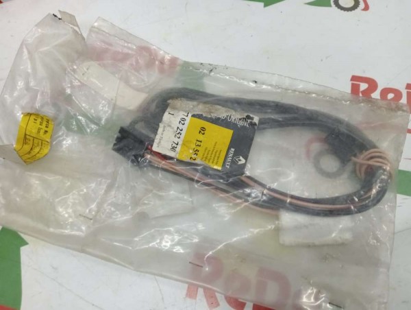 Renault R9 R11 Tavan Lambası Kablosu Orj 7702252730 YP
