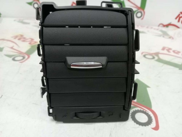 Renault Trafic 3 Orta Sol Havalandırma Izgarası 687512069R YP [D-A-120]