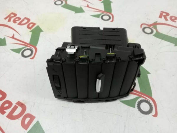 Renault Trafic 3 Orta Sol Havalandırma Izgarası 687512069R YP [D-A-120]