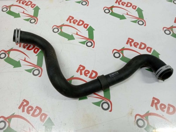 Ford Focus 2 C-Max Radyatör Üst Hortumu 3M5H-8260-BK ORJİNAL YP [B-D-130]