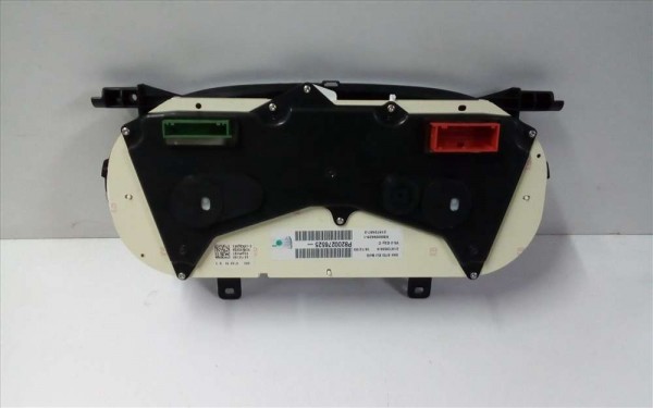 RENAULT CLIO 2 GÖSTERGE TABLOSU PANELİ KİLOMETRE SAATİ 8200276525 KOMPLE YP [J-A-130]