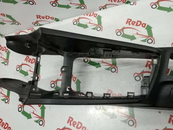 Hyundai İ20 Ara Taban Konsolu 84611-C8000 CP (KE-110)