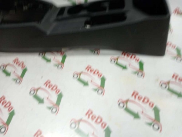 Hyundai İ20 Ara Taban Konsolu 84611-C8000 CP (KE-110)