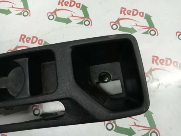 Hyundai İ20 Ara Taban Konsolu 84611-C8000 CP (KE-110)