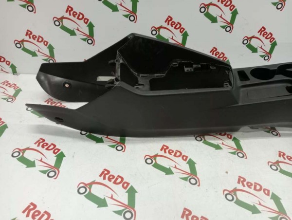 Hyundai İ20 Ara Taban Konsolu 84611-C8000 CP (KE-110)