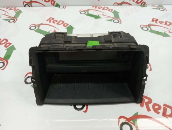 Renault Trafic 2 Clio 3 Radyo Göstergesi Bilgi Ekranı Çerçevesi 8200933920 CP (JB-130)