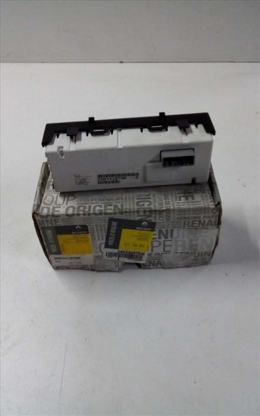 RENAULT CLIO 2 KANGOO 3 TRAFİC 2 DİGİTAL RADYO BİLGİ GÖSTERGESİ 280341078R YP (JB-130)