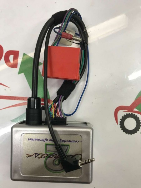 R19 LOGAN SANDERO GÖSTERGE ADAPTÖRÜ SONY 7711226095 680708140907 YP (D-E-120)