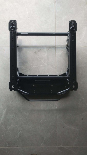 NİSSAN QASHQAİ RENAULT KADJAR SAĞ ÖN KOLTUK ALT SACI MİNDER KARKASI 873014EB1A YP (A1-A110)