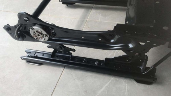 NİSSAN QASHQAİ RENAULT KADJAR SAĞ ÖN KOLTUK ALT SACI MİNDER KARKASI 873014EB1A YP (A1-A110)